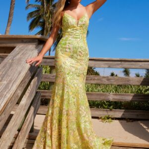 Q1540 Glitter and Shine Prom Dress