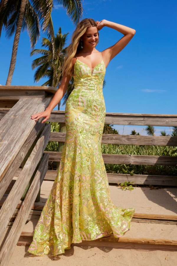 Q1540 Glitter and Shine Prom Dress